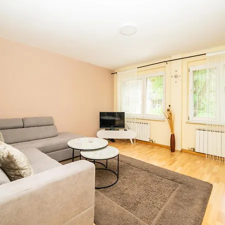 Apartman Cosy Nest In Center With Parking Sarajevo
