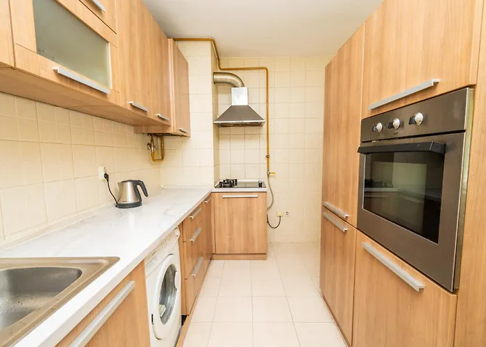 Cosy Nest In Center With Parking *