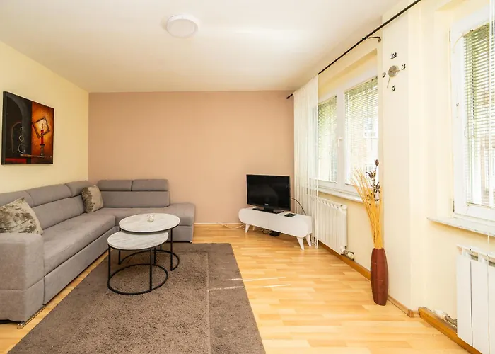 Cosy Nest In Center With Parking Saraybosna